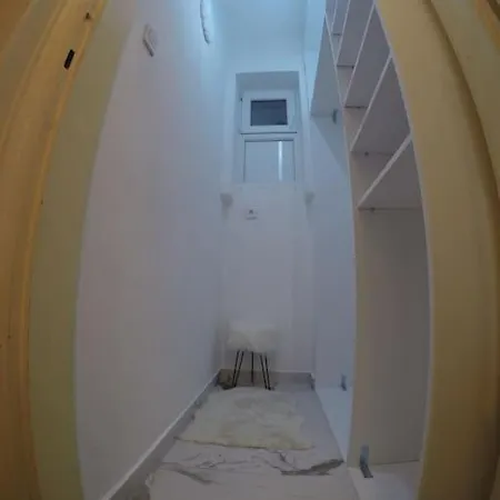 1br Flat In Heart Of W/ View Apartment *
