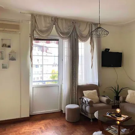 Apartment 1br Flat In Heart Of W/ View *