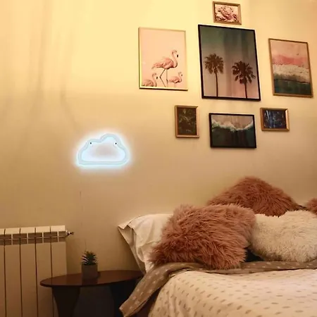 1br Flat In Heart Of W/ View *