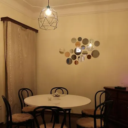 Apartment 1br Flat In Heart Of W/ View *